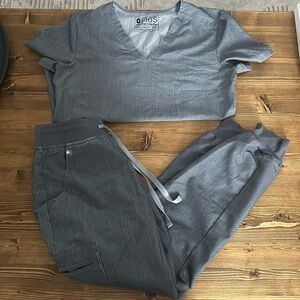 GREY FIGS SCRUBS SET- TOP AND BOTTOM